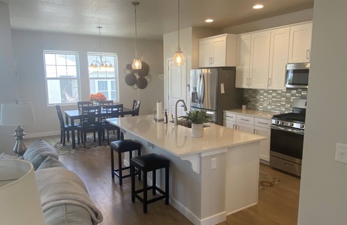 Daybreak Casa | Beautiful Home in Premium Location