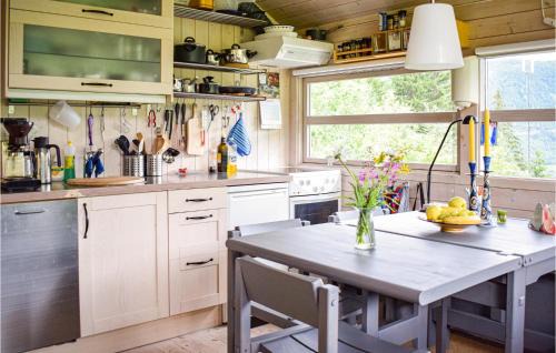 Myrkdalen Casa | Beautiful Home In Vossestrand With Wifi