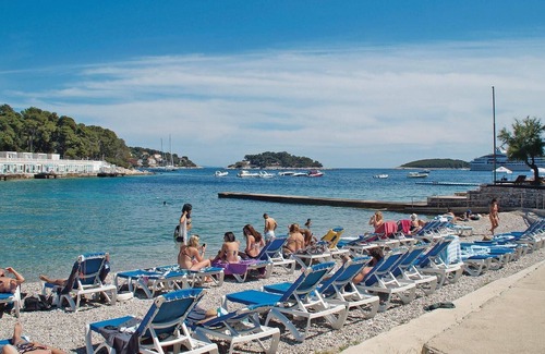 Vrboska Apartamento | Beautiful Home in Vrboska With Wifi and 1 Bedrooms