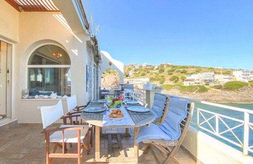Lavreotiki Casa | Beautiful home in Vrompousi Keratea w/ 3 Bedrooms