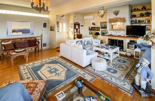 Lavreotiki Casa | Beautiful home in Vrompousi Keratea w/ 3 Bedrooms