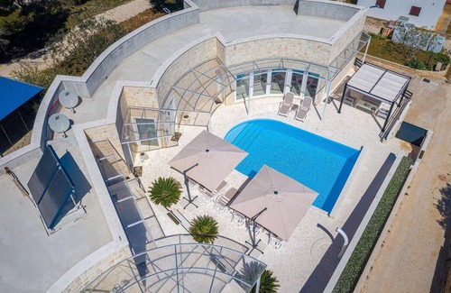 Zdrelac Casa | Hermosa casa en Zdrelac con sauna