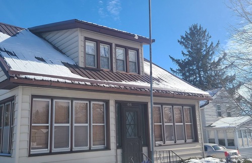 Fox Lake Casa | Beautiful home located near Beautiful lake, parks & Aquatic center