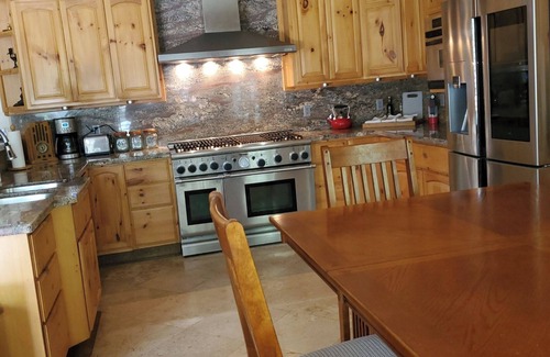Lower Kingsbury Casa | Beautiful Home lower kingsbury only minutes to ski areas and casinos.