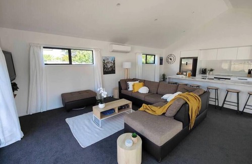 Woolston Casa | Beautiful home near everything!