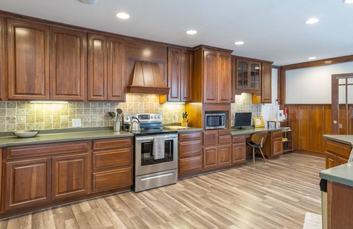 Monroe Bridge Casa | Beautiful Home on 22 Acres w/Ponds Near Mt. Snow