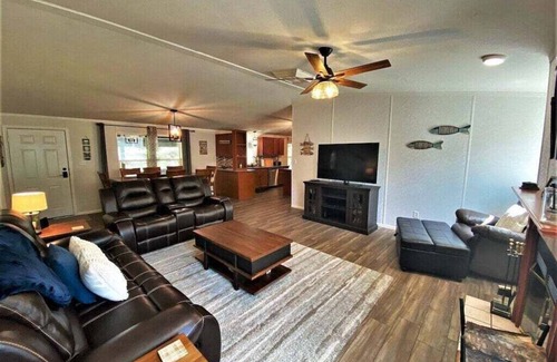 Bayfield Casa | Beautiful Home on Creek with Full Kitchen, Large Patio with Seating, Game Room