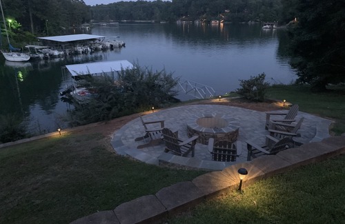 Indian Oaks Casa | Hermosa casa en el lago Keowee- Muelle de aguas profundas- 4bd / 4ba -Cerca de Clemson