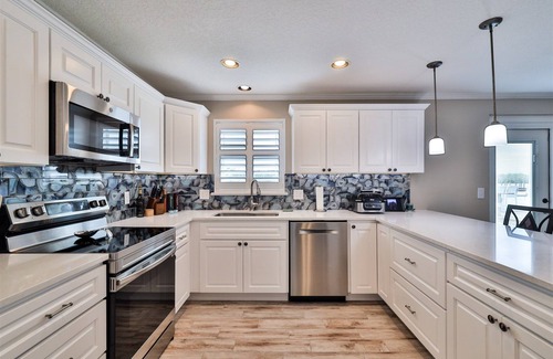 Port Orange Casa | Beautiful home on the Intracoastal Rose Bay. 5 minutes from the beach