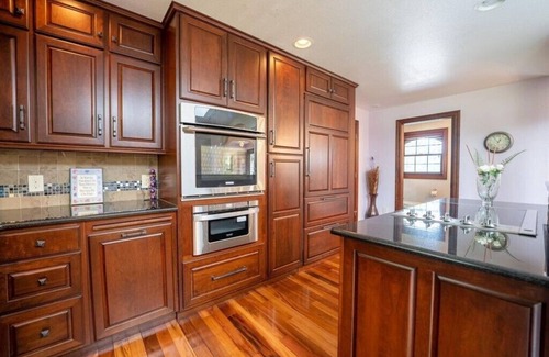 Rib Mountain Casa | Beautiful home on the Lake. Indoor Pool. Private Pier and a mile from Ski Hill
