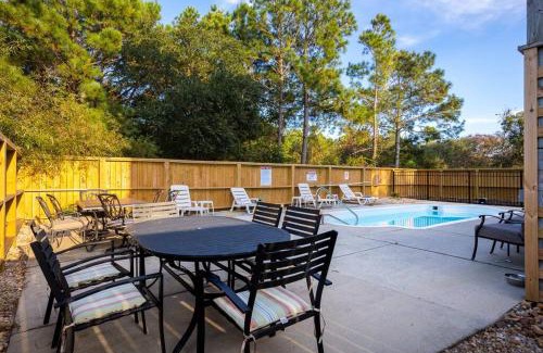Ocean Sands Casa | Beautiful Home - Short Walk to Beach with Private Pool