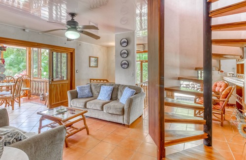 Las Olas Beach Community Casa | Hermosa casa con vistas al jardín y la piscina, piscina privada, área de barbacoa y jardines
