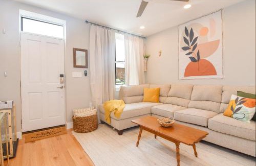 Downtown Baltimore Casa | Beautiful Home w/Rooftop Deck Within A 5 Mintue Walk To Johns Hopkins Hospital