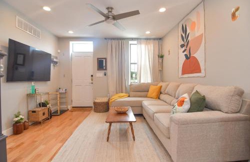 Downtown Baltimore Casa | Beautiful Home w/Rooftop Deck Within A 5 Mintue Walk To Johns Hopkins Hospital