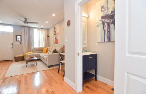 Downtown Baltimore Casa | Beautiful Home w/Rooftop Deck Within A 5 Mintue Walk To Johns Hopkins Hospital