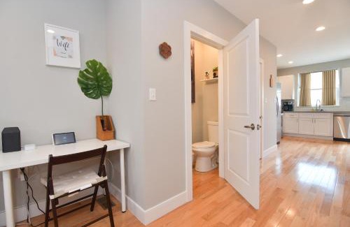 Downtown Baltimore Casa | Beautiful Home w/Rooftop Deck Within A 5 Mintue Walk To Johns Hopkins Hospital