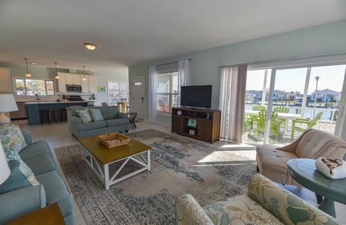 Long Neck Casa | Waterfront Family Vacation (Unidad 544) 4 Bed / 3 Pet Friendly Home!