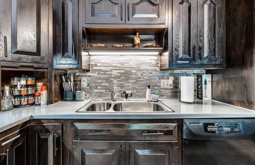 Central Oklahoma City Casa | Beautiful home with large outdoor pool and hot tub. Large beautiful backyard