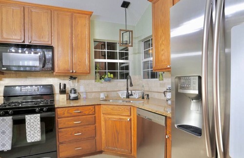 Flower Mound Apartamento | Beautiful home with heated spa and heated pool