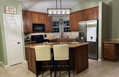 Flower Mound Apartamento | Beautiful home with heated spa and heated pool