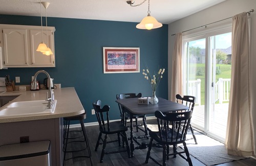 Urbandale Casa | Beautiful home with 4 bedrooms