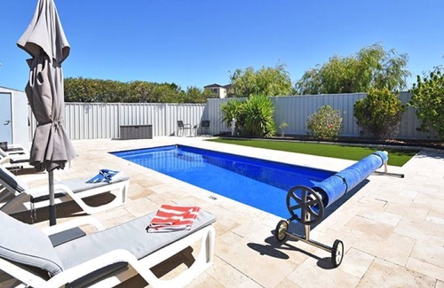 Currambine Casa | Beautiful home with pool and alfresco area