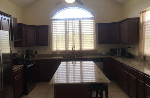 Isabela Casa | Hermosa casa con vista al mar, piscina privada y mucho más!