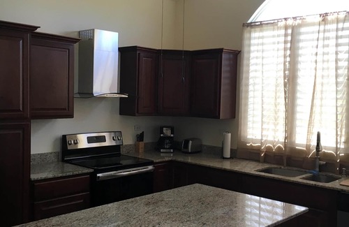 Isabela Casa | Hermosa casa con vista al mar, piscina privada y mucho más!