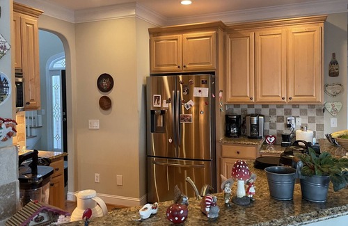 Greensboro Casa | Beautiful home with large swimming pool, 5 minutes to GSO airport
