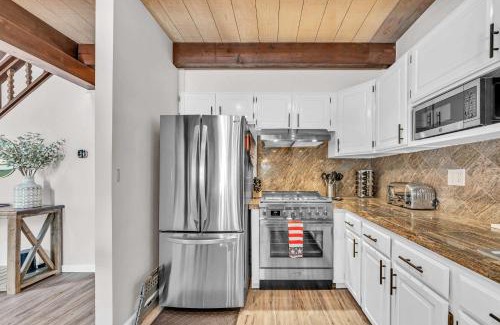 Tahoe Pines Casa | Beautiful Homewood Retreat with Deck and Grill