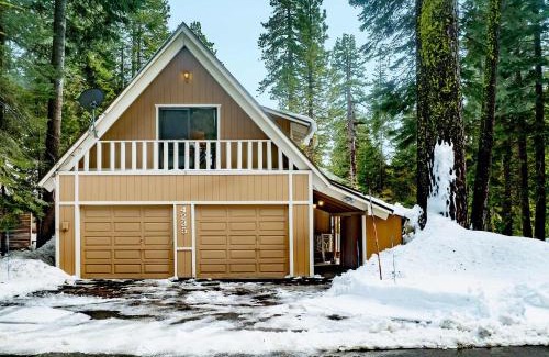 Tahoe Pines Casa | Beautiful Homewood Retreat with Deck and Grill