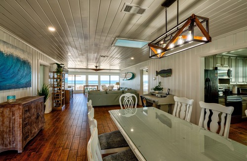 Lullwater Beach On Gulf Of Mexico Casa | Hermosa casa con bañera de hidromasaje directamente en la playa - 7 casas abajo de Pier Park