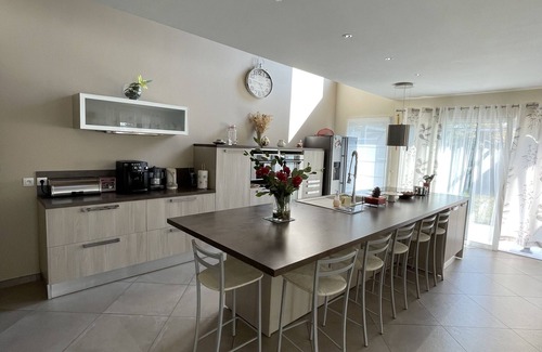 Laruscade Cabaña | Hermosa casa de 170 m2, piscina climatizada y cubierta, jacuzzi, clasificado 4 estrellas.