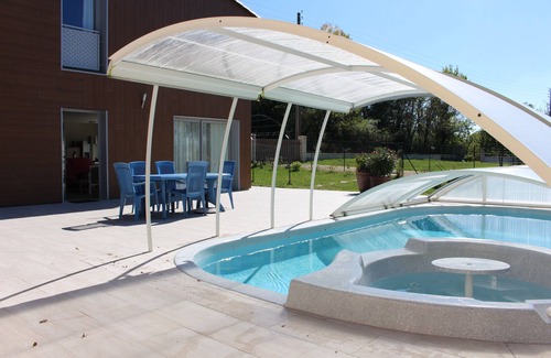 Laruscade Cabaña | Hermosa casa de 170 m2, piscina climatizada y cubierta, jacuzzi, clasificado 4 estrellas.