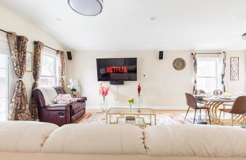 Arlington Casa | Beautiful House 9 Beds King Bed 3 Baths Family Friendly