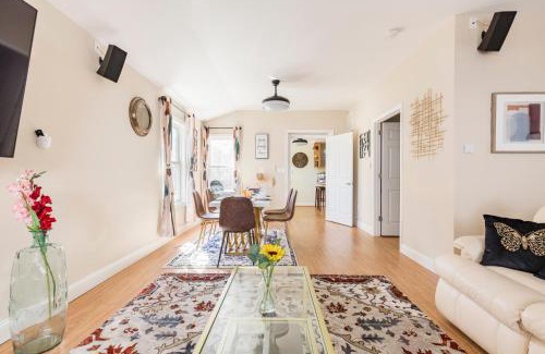 Arlington Casa | Beautiful House 9 Beds King Bed 3 Baths Family Friendly