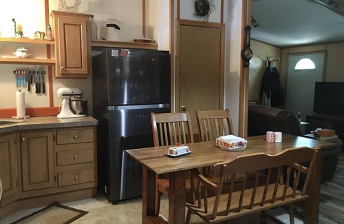 Cleveland Casa | Beautiful House at Oneida Lake. Close to Boat Launch. Back patio with hot tub.