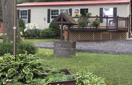 Cleveland Casa | Beautiful House at Oneida Lake. Close to Boat Launch. Back patio with hot tub.