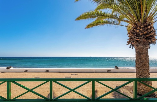 Playa Honda Casa | Hermosa casa junto al mar con gran patio, jardín, vistas al mar y Wi-Fi