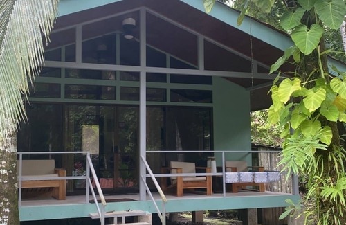 Parrita Casa | Beautiful House compound nestled in the tropical rainforest