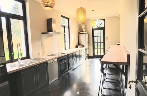 Franc-Waret Villa | Hermosa casa en un entorno verde 16-18 personas