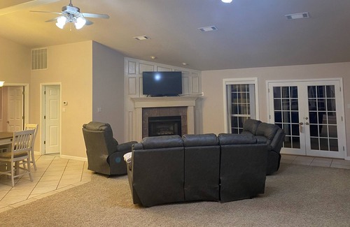 Kingston Casa | Beautiful House in Caney / Soldier Creek Located at Lake Texoma