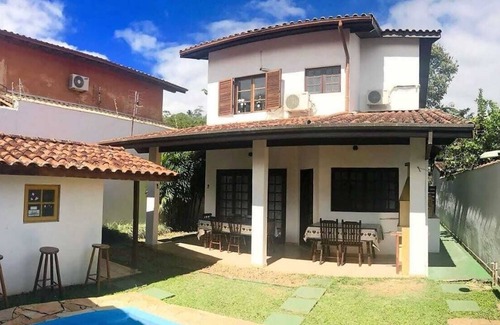 Pequea Casa | Casa en alquiler en ILHABELA! Excelente ubicación, Wifi, Barbacoa, Piscina, Jacuzzi