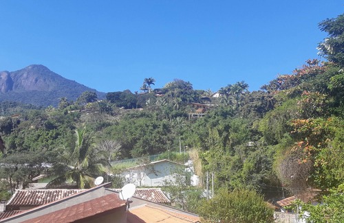 Pequea Casa | Casa en alquiler en ILHABELA! Excelente ubicación, Wifi, Barbacoa, Piscina, Jacuzzi