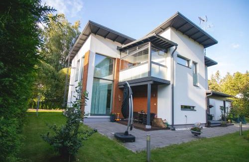 Tammisalo Casa | Beautiful house in Marjaniemi, Helsinki