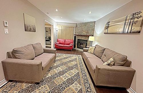 Hurontario Apartamento | Beautiful House in Mississauga