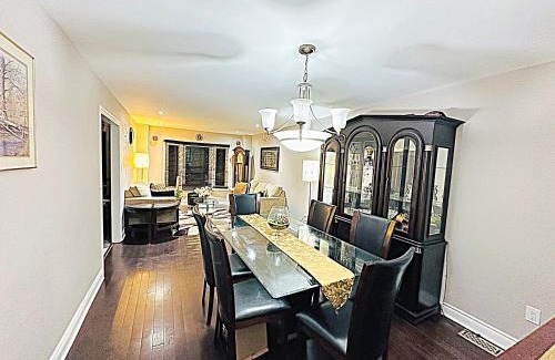 Hurontario Apartamento | Beautiful House in Mississauga