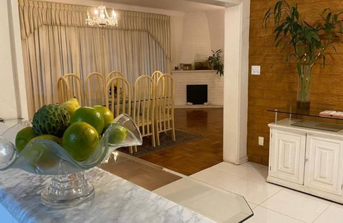 Duques Casa | Beautiful house near the Quitandinha Palace, with swimming pool and leisure area.