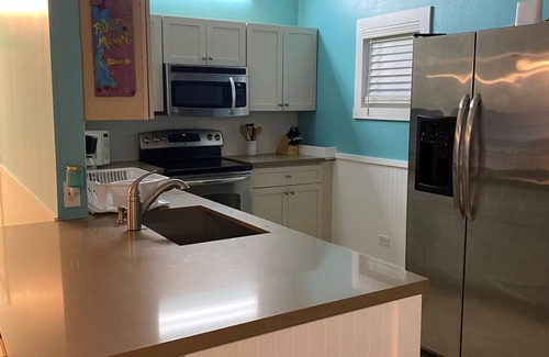 Tar Bay Casa | Beautiful House on the beach. Come and enjoy your paradise vacation!