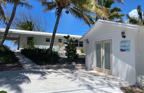 Tar Bay Casa | Beautiful House on the beach. Come and enjoy your paradise vacation!